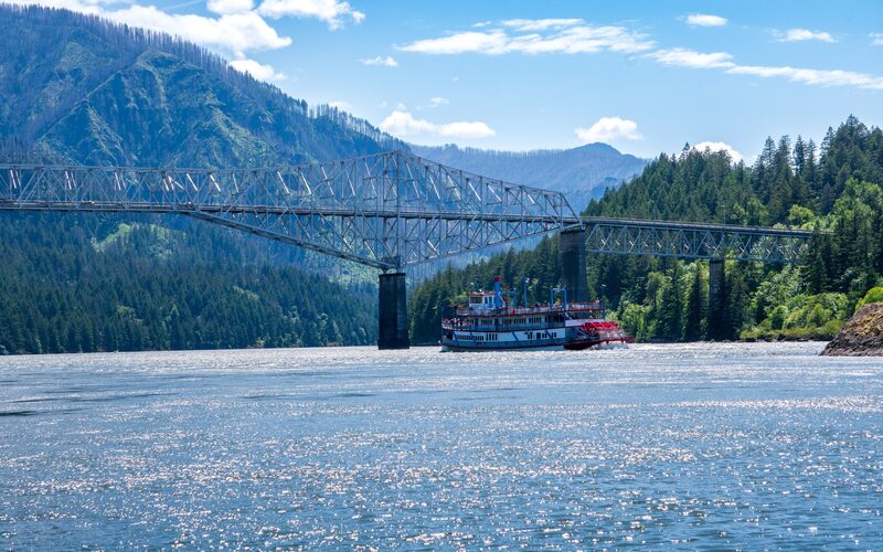 Sternwheeler COLUMBIA GORGE on the Columbia River